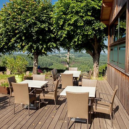 Hotel Logis Le Saint Cyr Montmelard Esterno foto