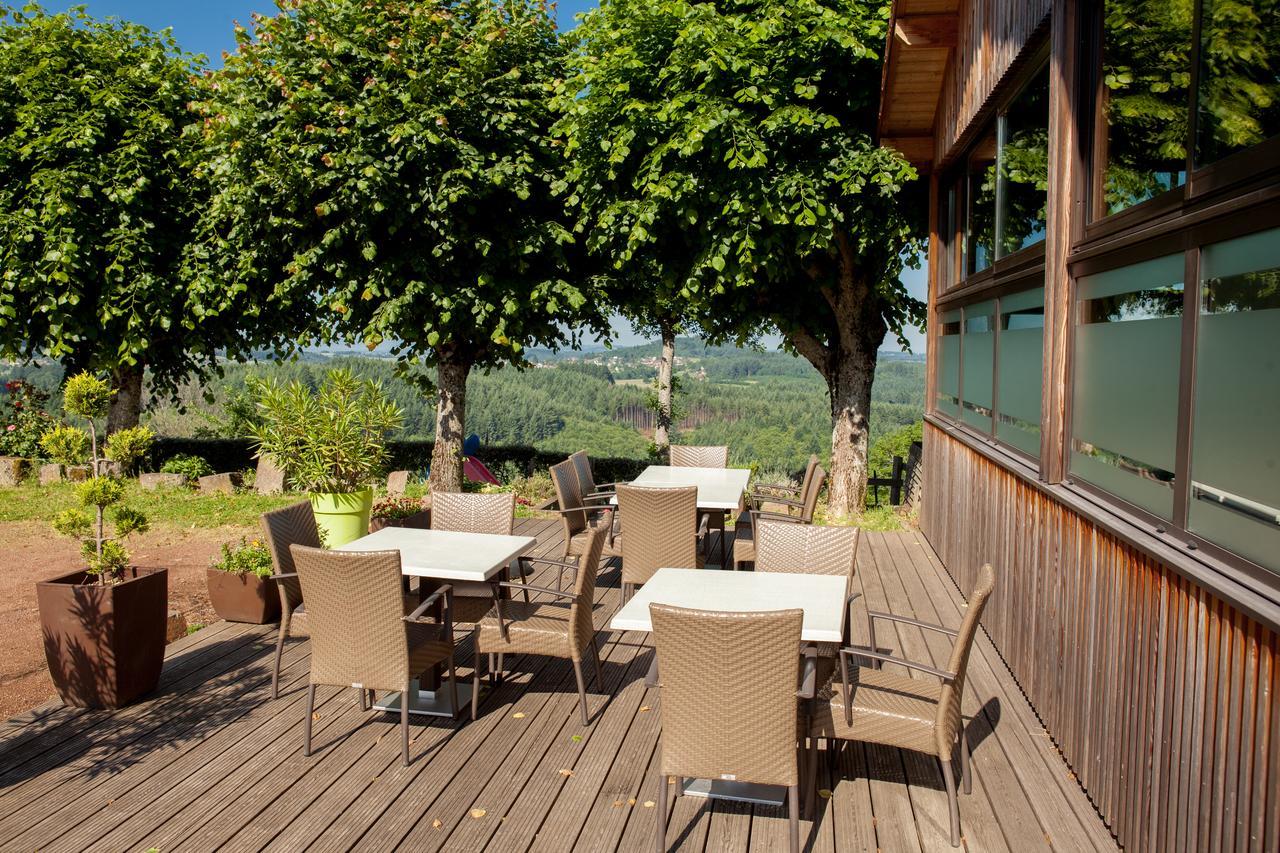 Hotel Logis Le Saint Cyr Montmelard Esterno foto