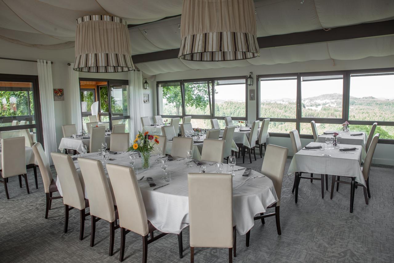Hotel Logis Le Saint Cyr Montmelard Esterno foto