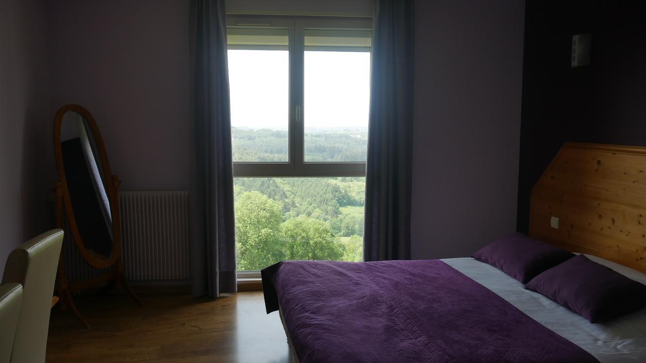 Hotel Logis Le Saint Cyr Montmelard Esterno foto