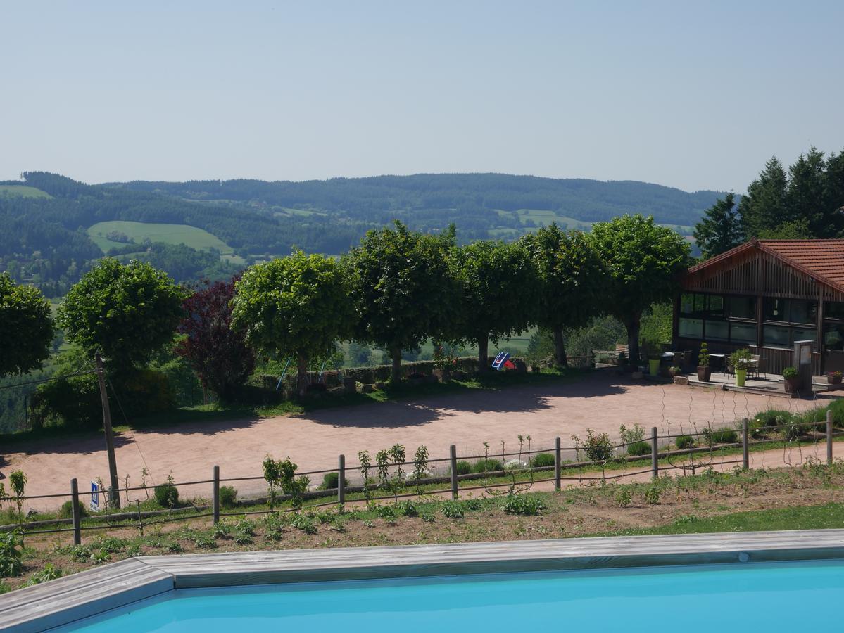 Hotel Logis Le Saint Cyr Montmelard Esterno foto